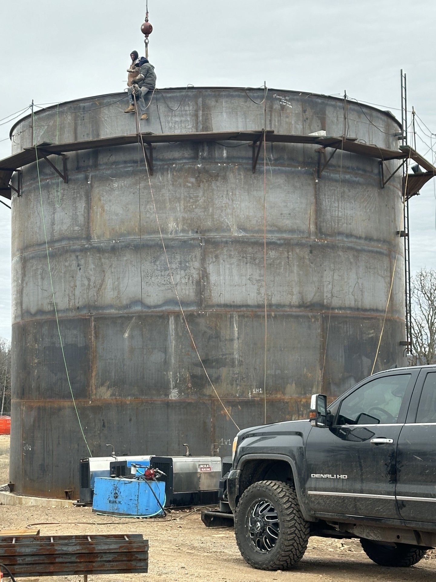 Welding on the top of a tank