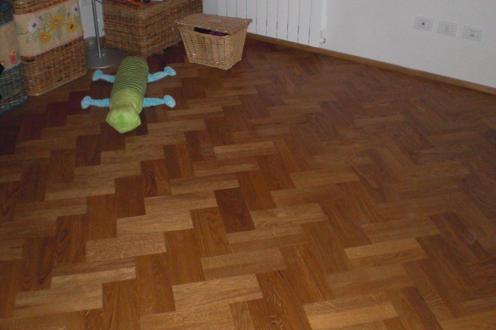 Pavimento in legno a spina di pesce