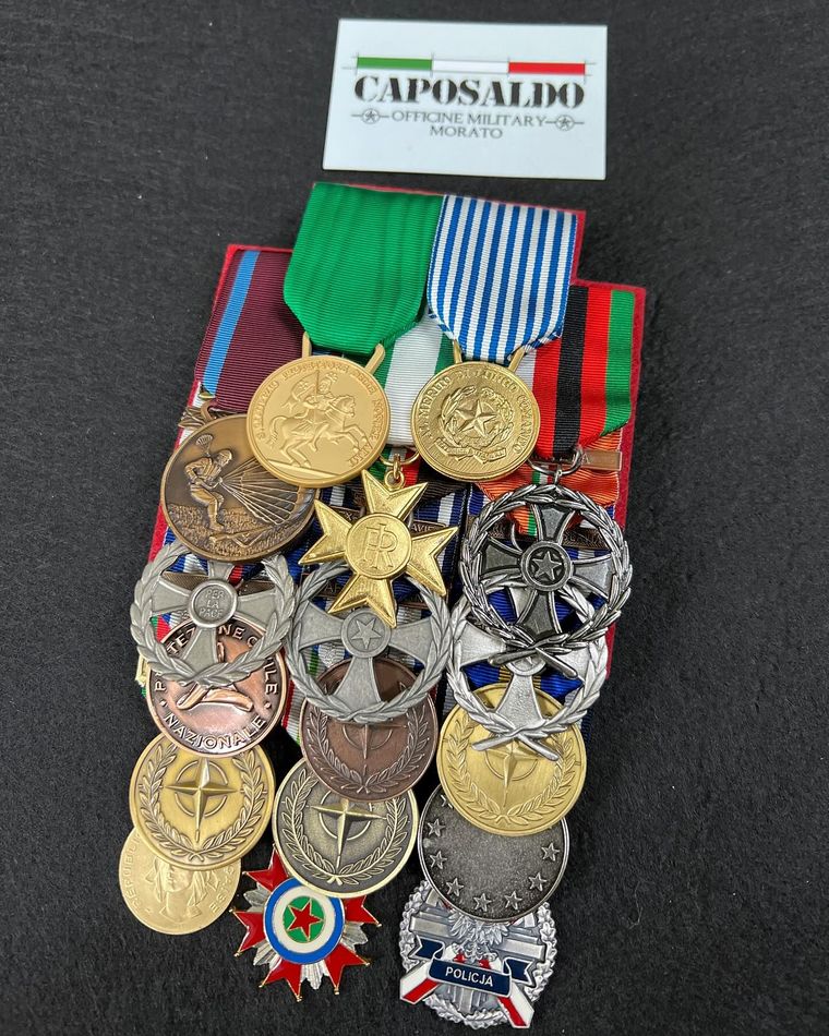 posa di parquet in un salotto