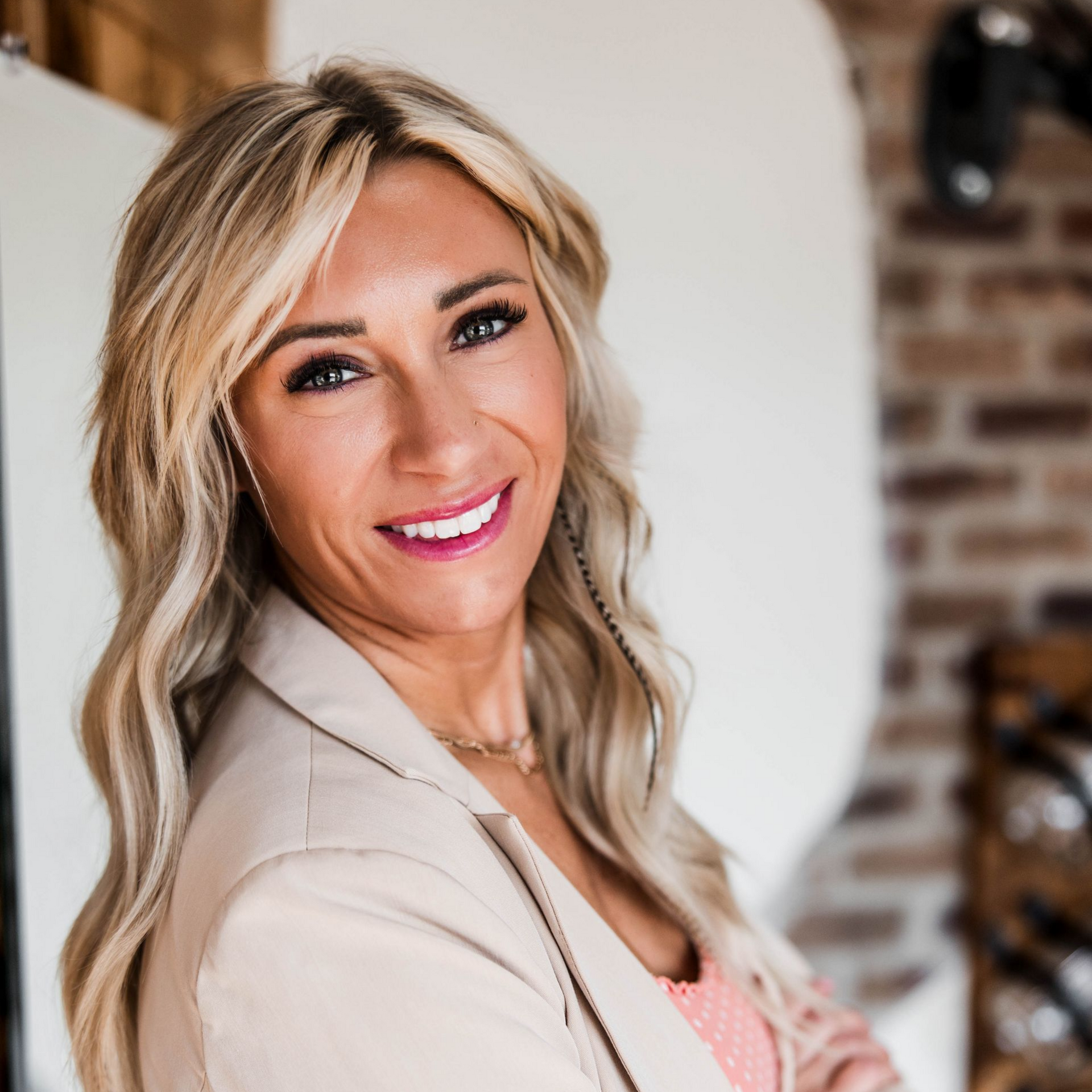Kelsie Schoenecker — Buffalo, MN — Natural Roots Salon Kelsie Schoenecker — Buffalo, MN — Natural Roots Salon