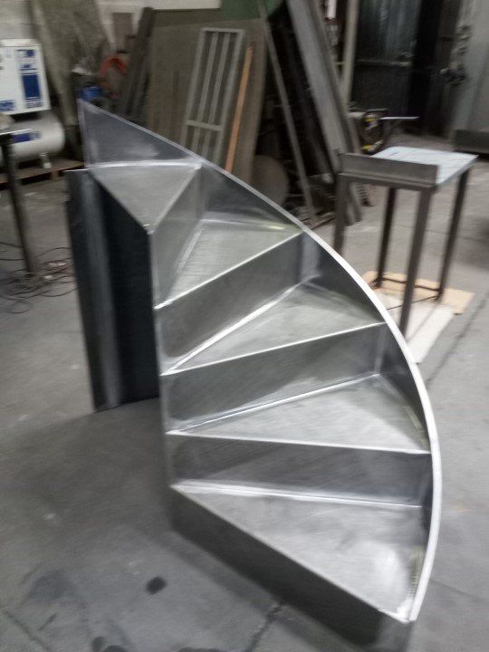 scala in ferro semi a chiocciola