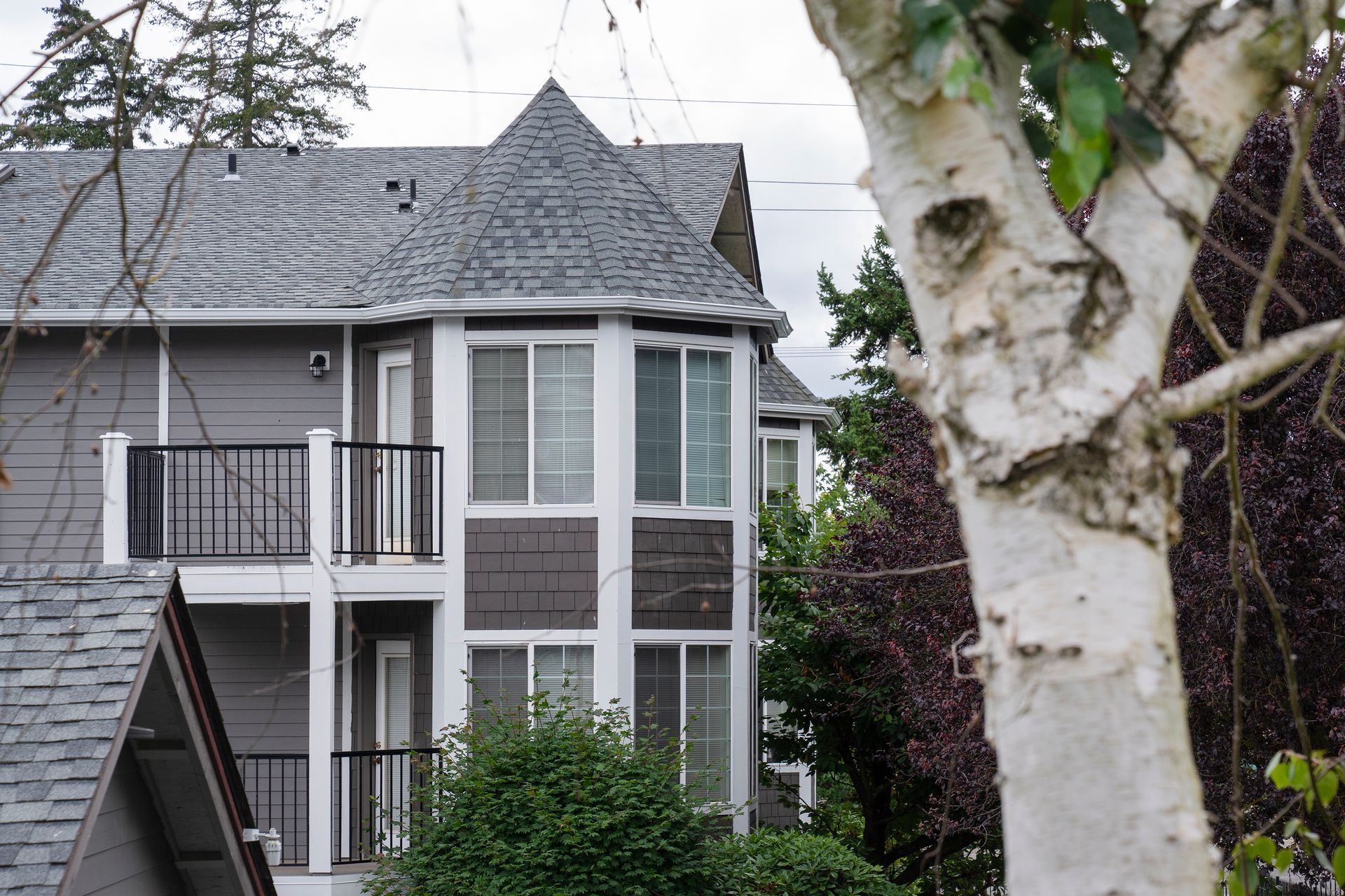 exterior photo of property