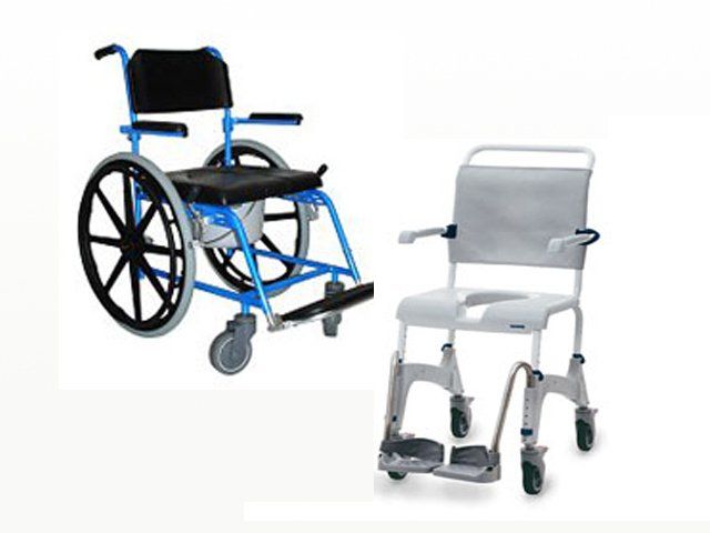due carrozzine per disabili
