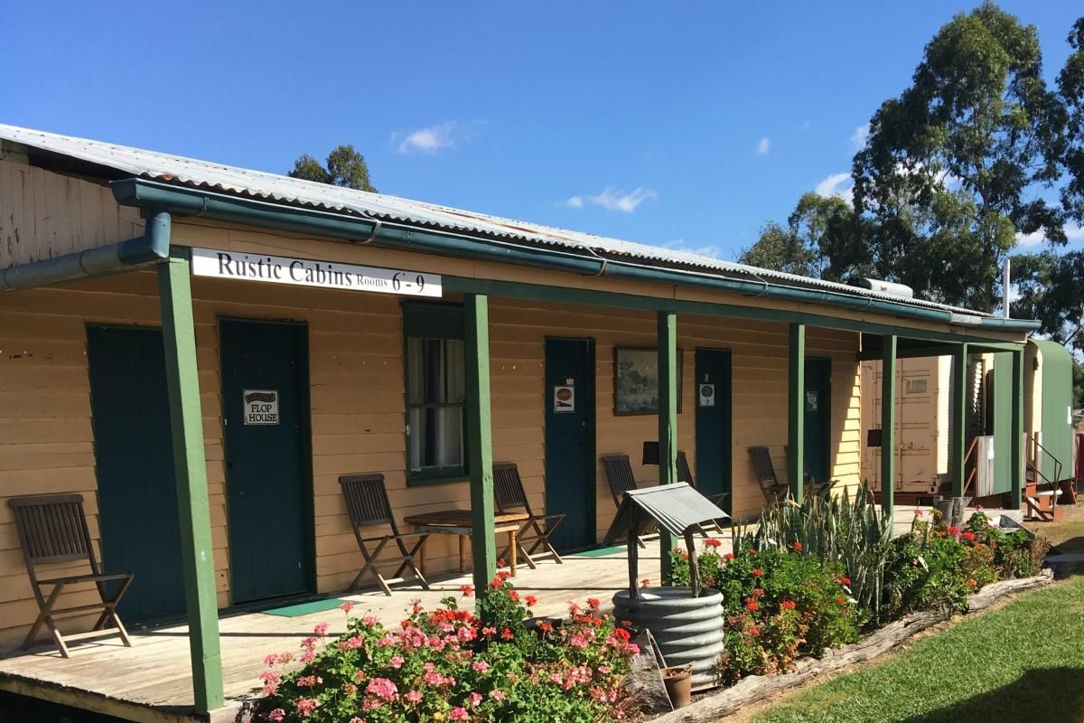 Jondaryan Woolshed_Cabins