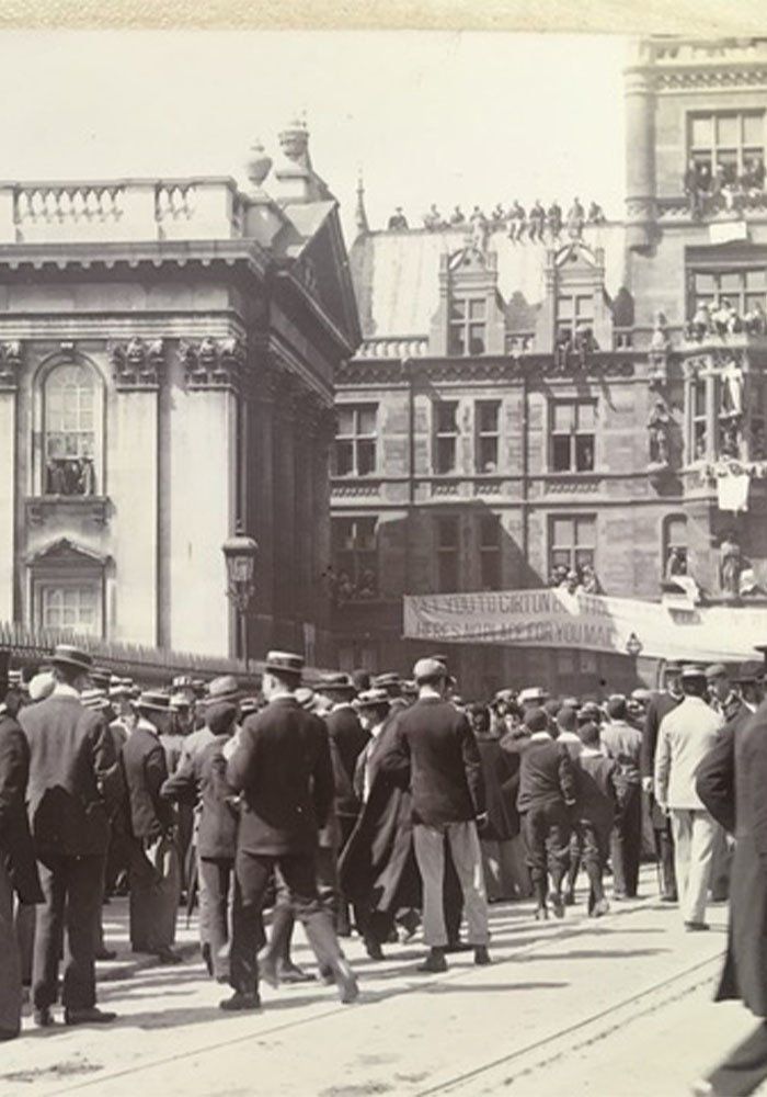 Waiting for the vote image