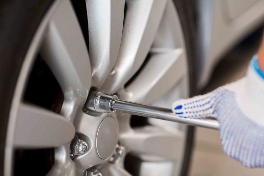 Changing a tyre