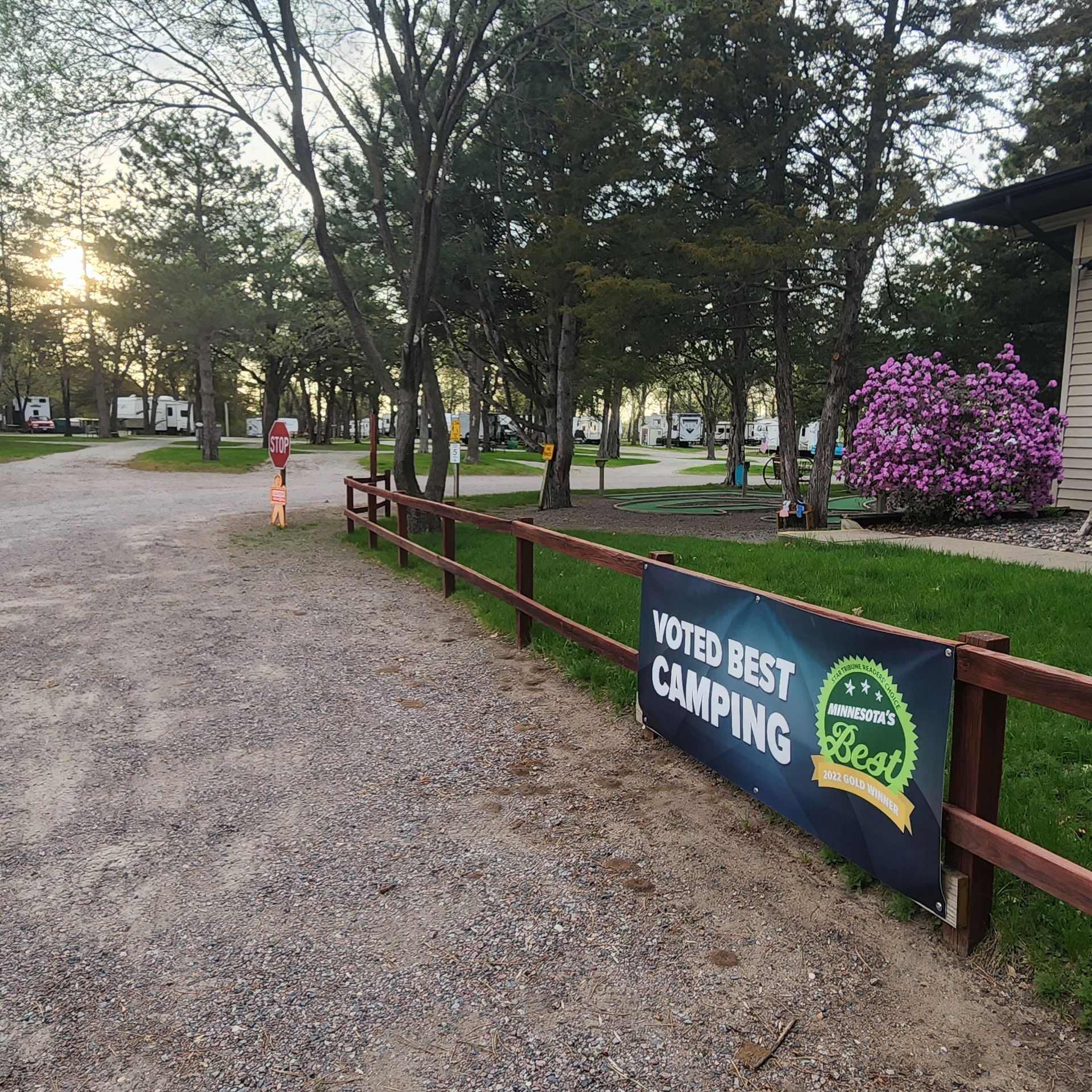 A sign that says voted best camping on it