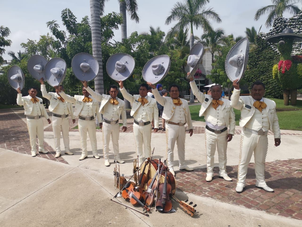  MARIACHI ÁNGELES DE PLATA
