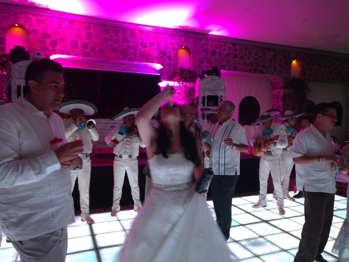  MARIACHI ÁNGELES DE PLATA