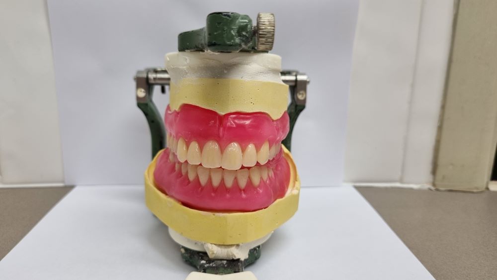 Full dentures