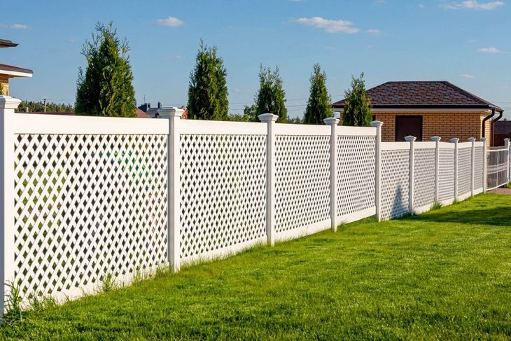 Vinyl fence installation in Casa Grande AZ