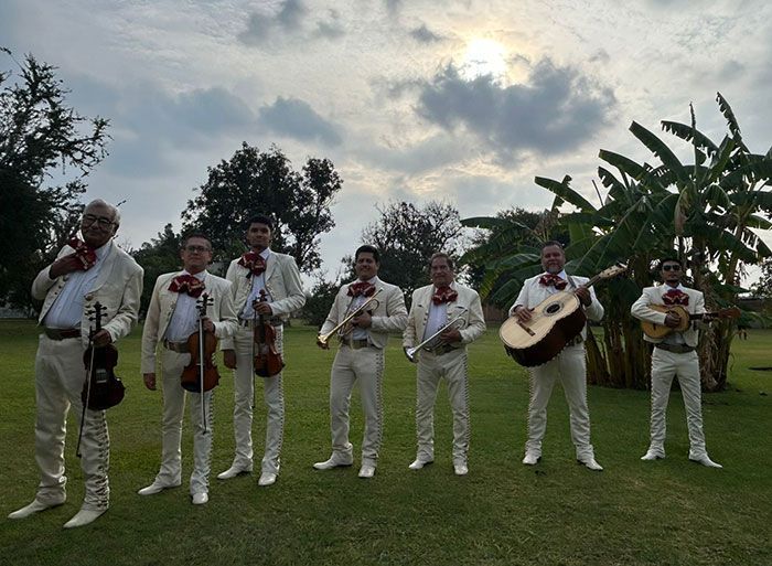 MARIACHI HECHO EN MÉXICO OFICIAL