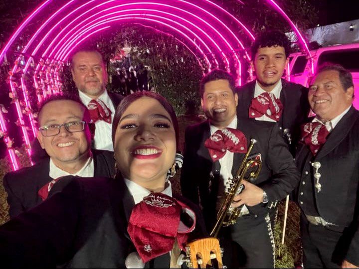 MARIACHI HECHO EN MÉXICO OFICIAL