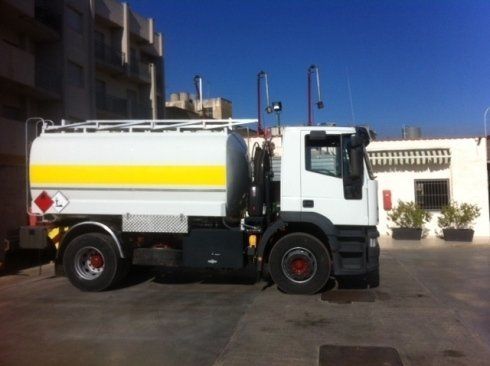 Camion per trasporto carburanti