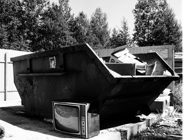 Large plastic Garbage can (Wheels) - Demolition, Deconstruction