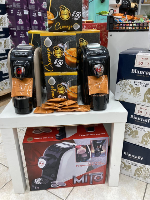 Esposizione di macchine da caffè