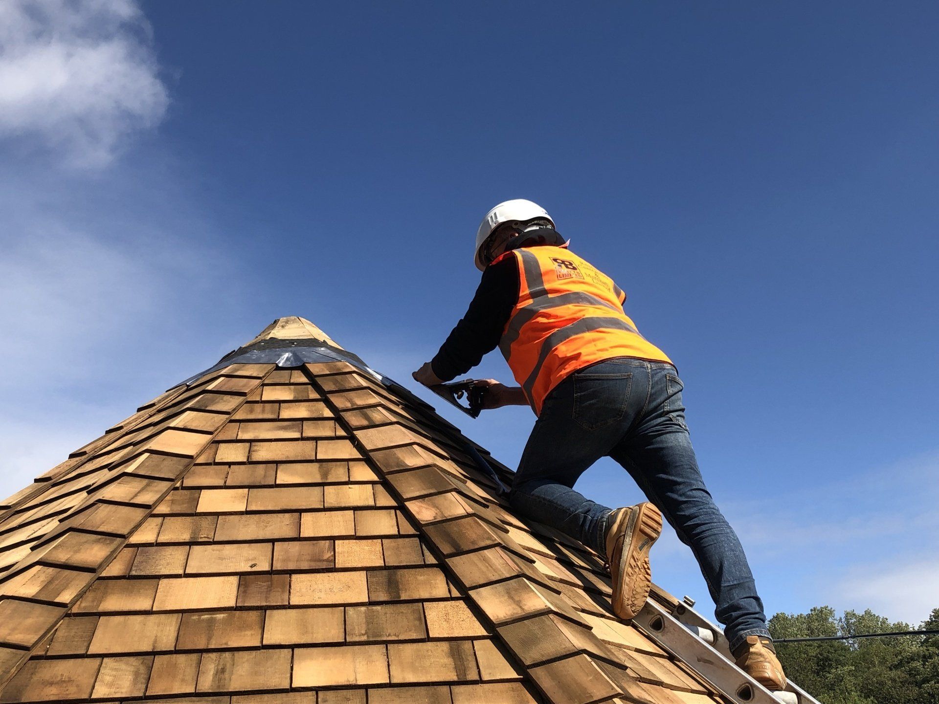 ROOFING SERVICES
