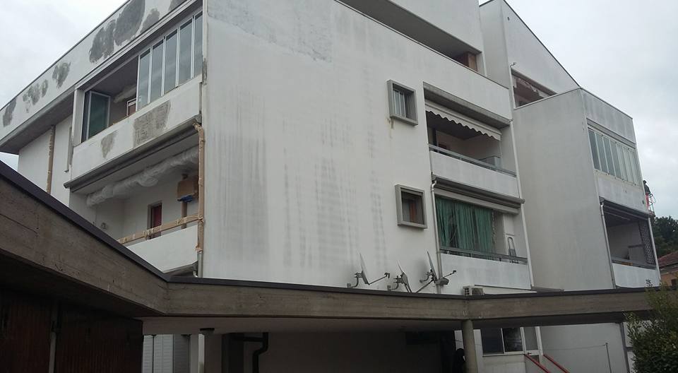 facciata da ristrutturare