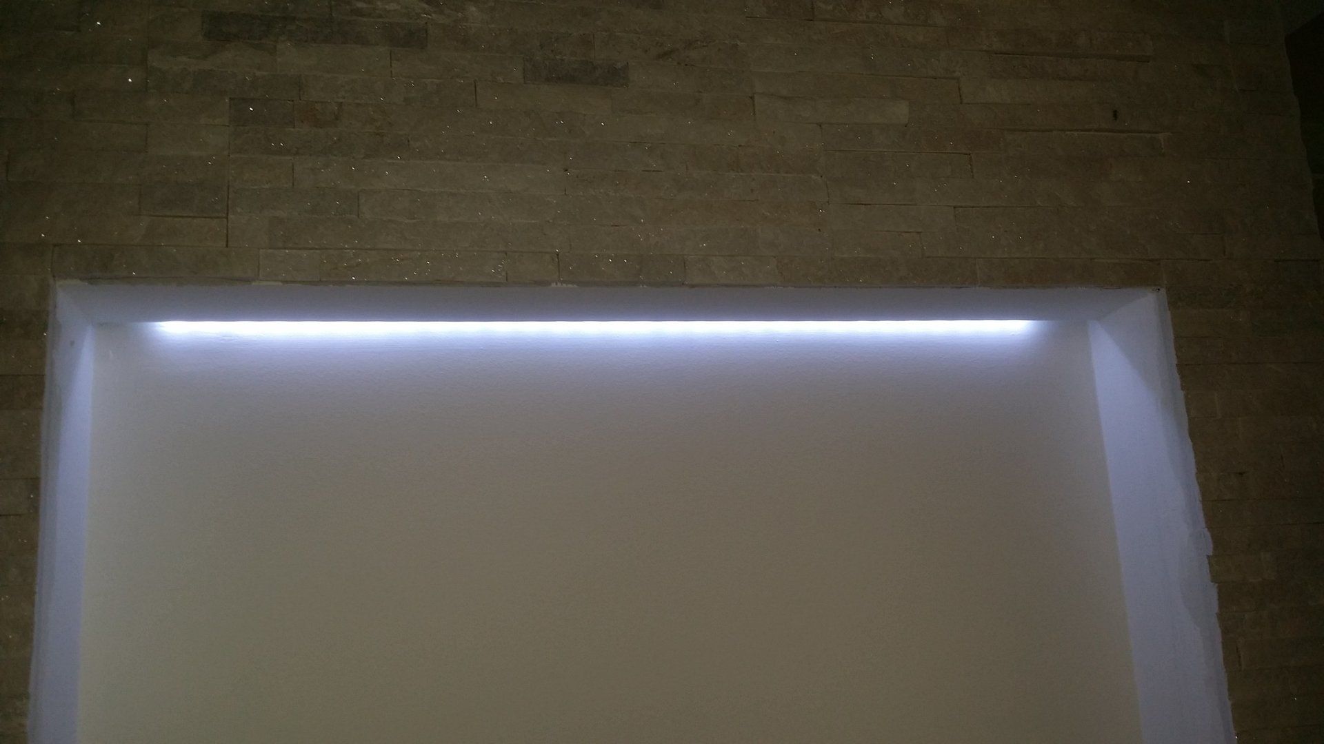 armadio con illuminazione interna