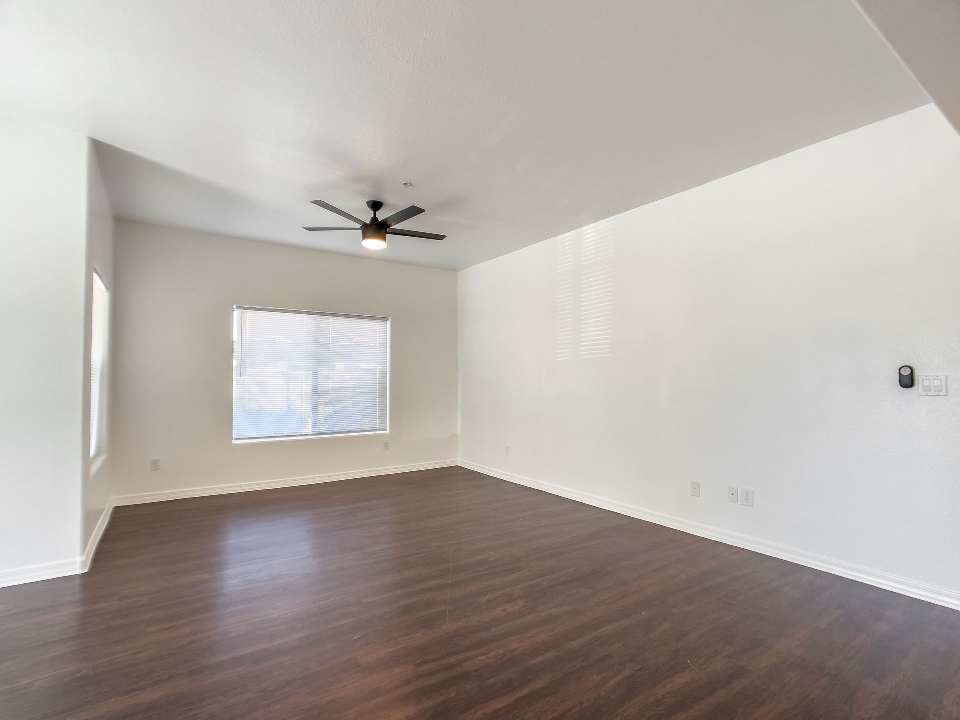 Fringe 61st - bedroom