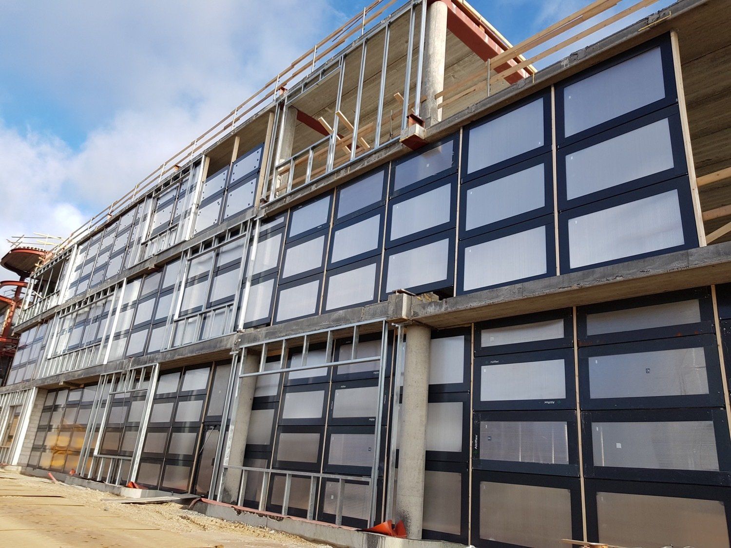 Genanvendelige moduler til sikkerhedsrækværk