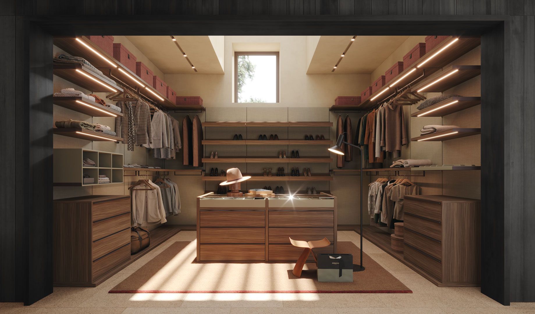 Cabina armadio con ripiani in legno, vestiti e un'isola centrale, illuminata dalla luce del sole che entra da una finestra.