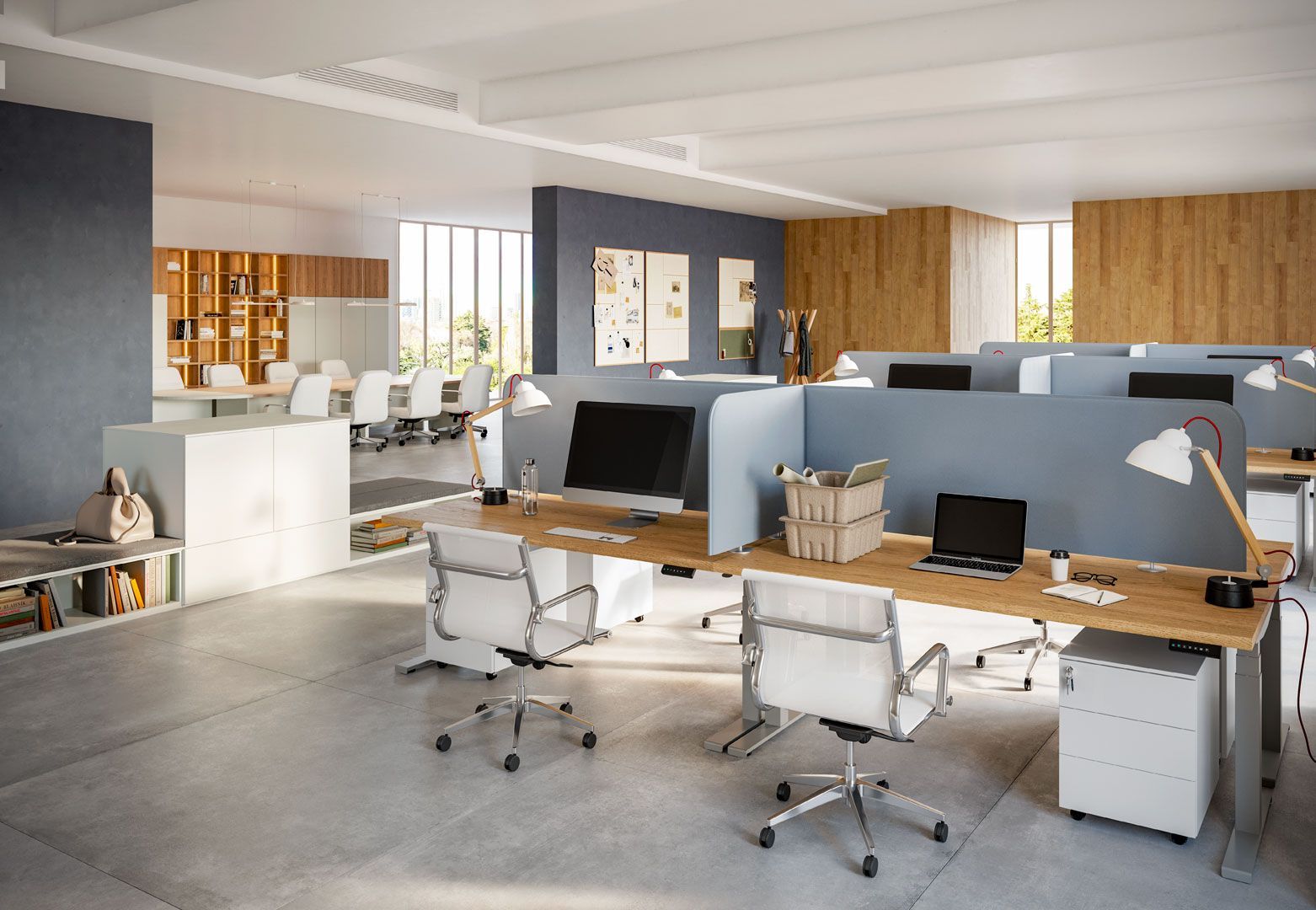 Moderno spazio ufficio con scrivanie, sedie, schermi per computer e pareti blu.