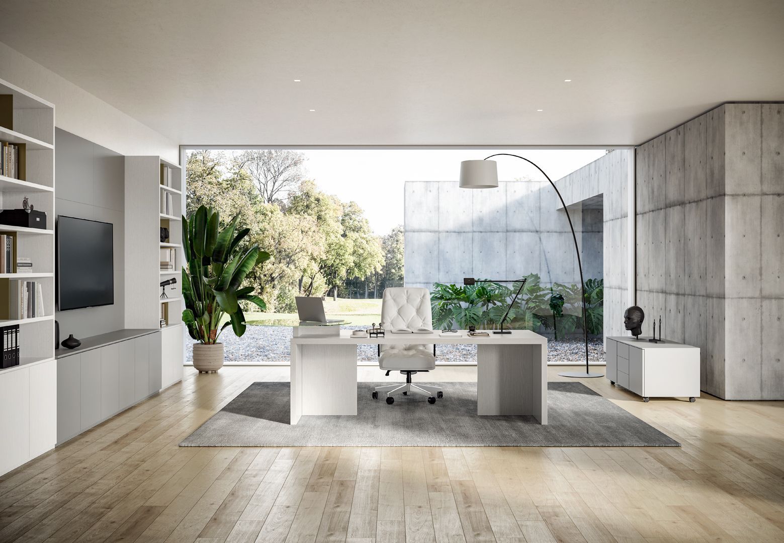 Ufficio moderno con scrivania, sedia e armadietti bianchi. Ampia finestra con vista sul giardino.