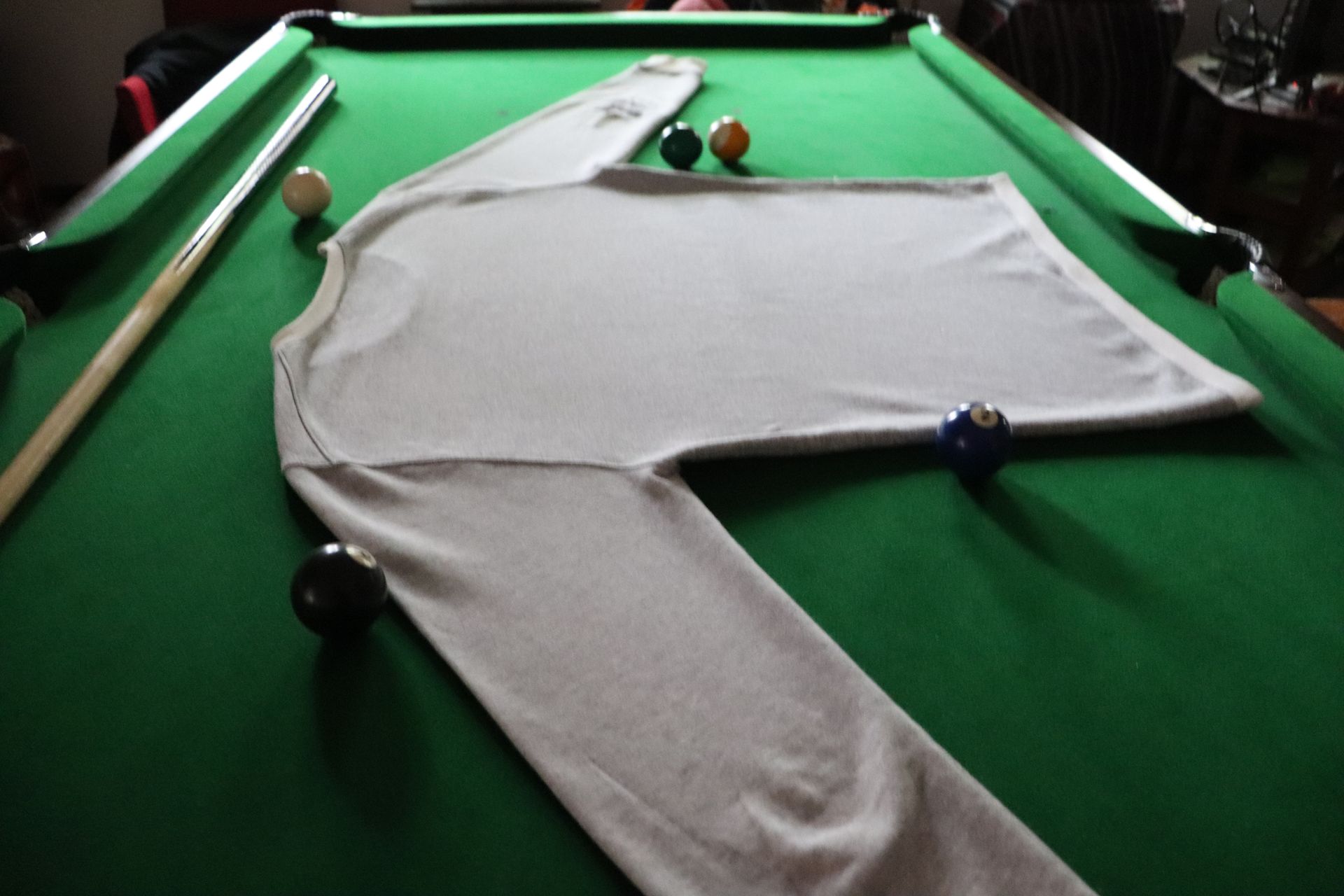 POOL TABLE