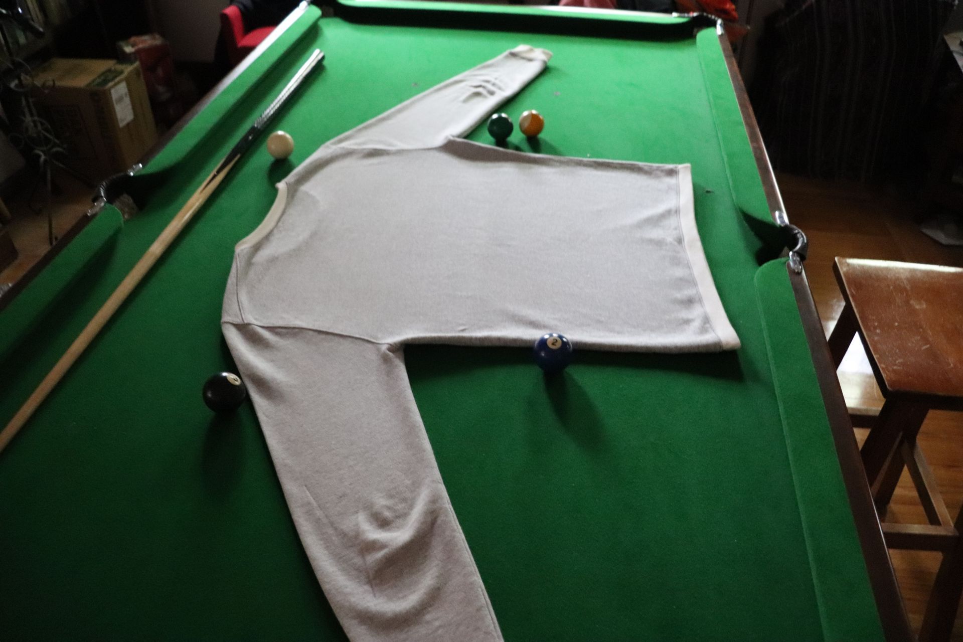 POOL TABLE