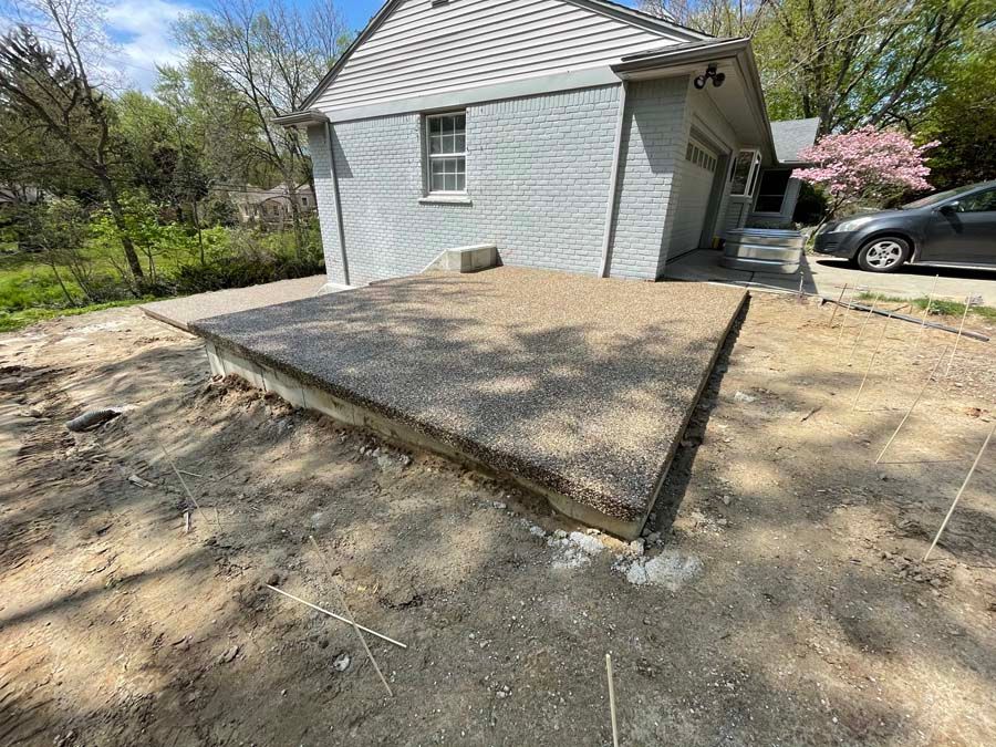 Exposed aggregate cantilevered slab
