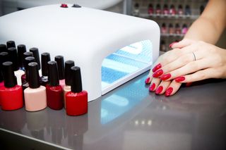 gel red nails with led lamp