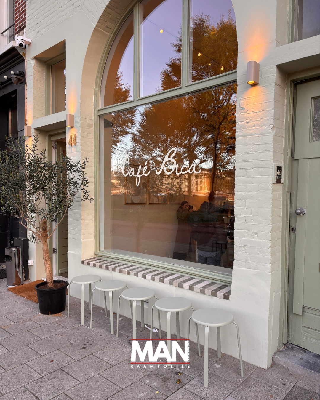 Veiligheidsfolie bij Cafe Bica te Amsterdam