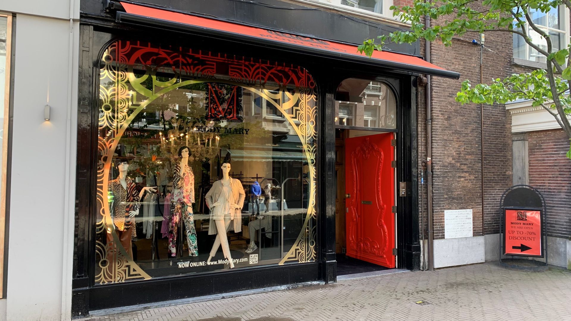 UV-werende raamfolie bij de retailwinkel Mode Mary te Den Haag.