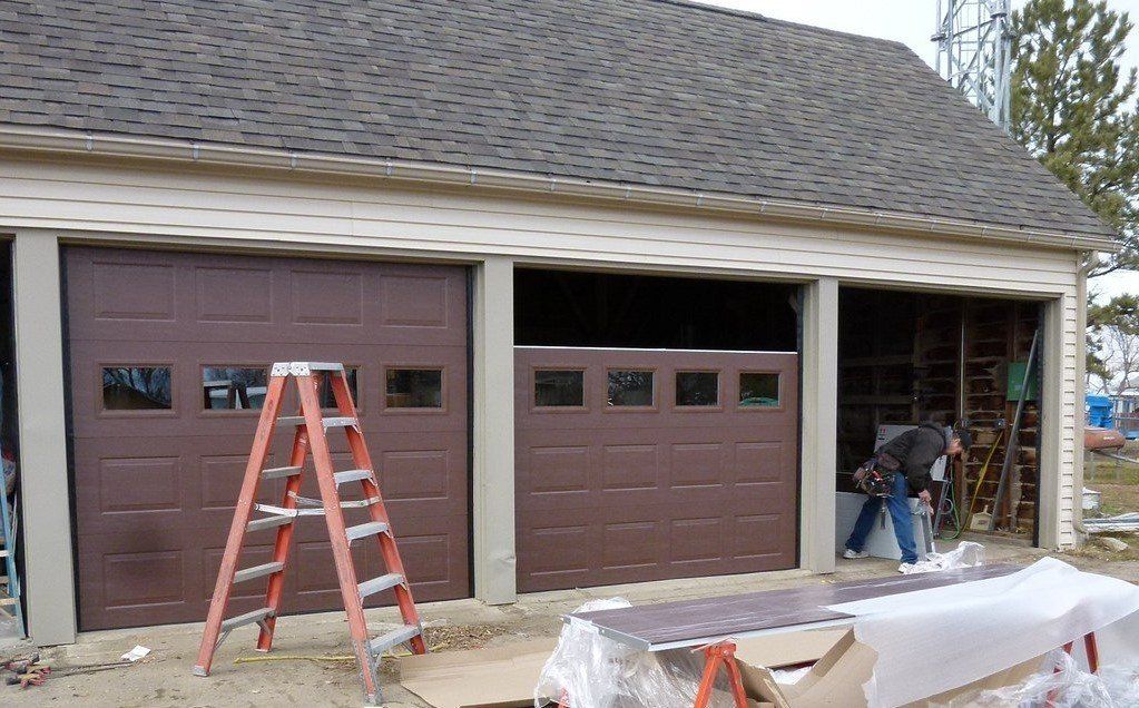 man building a garage in lancaster pa