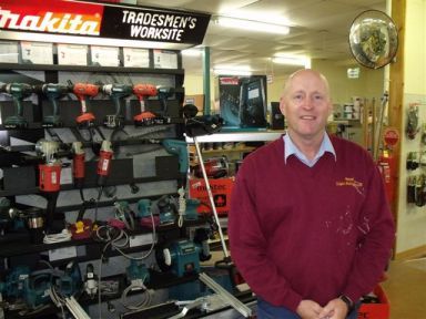 Two men with builders supply in Kyabram