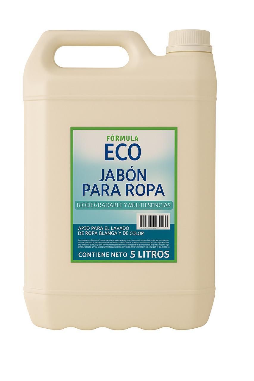 Jarra color canela con etiqueta verde que dice "ECO JABÓN PARA ROPA" (jabón ecológico para ropa), 5 litros.