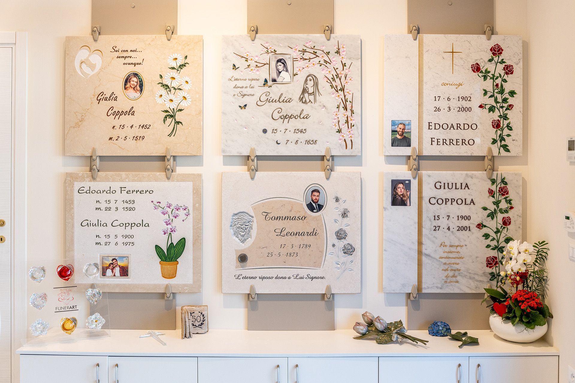 lapidi decorate per il funerale a Portogruaro