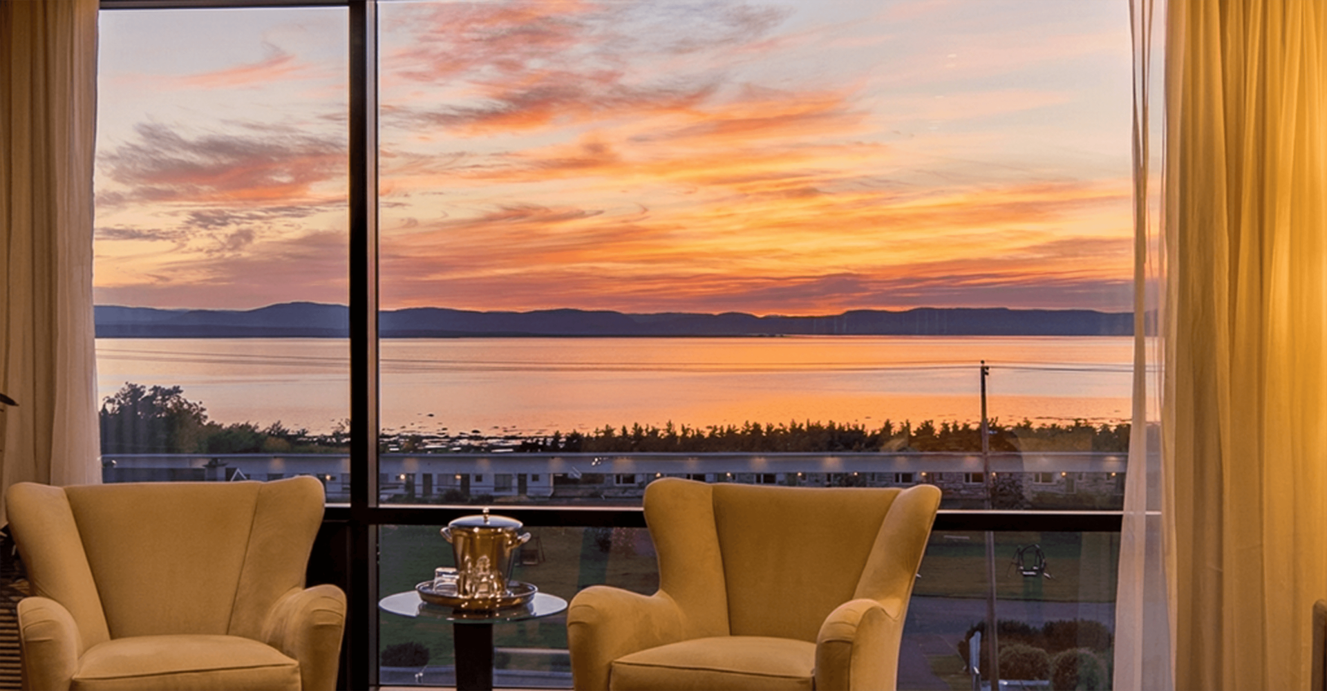 fleuve coucher de soleil