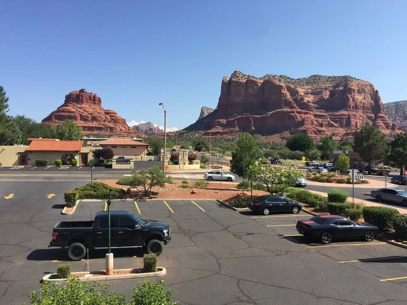 Sedona hotel near hiking trails offering mountain views and comfortable rooms