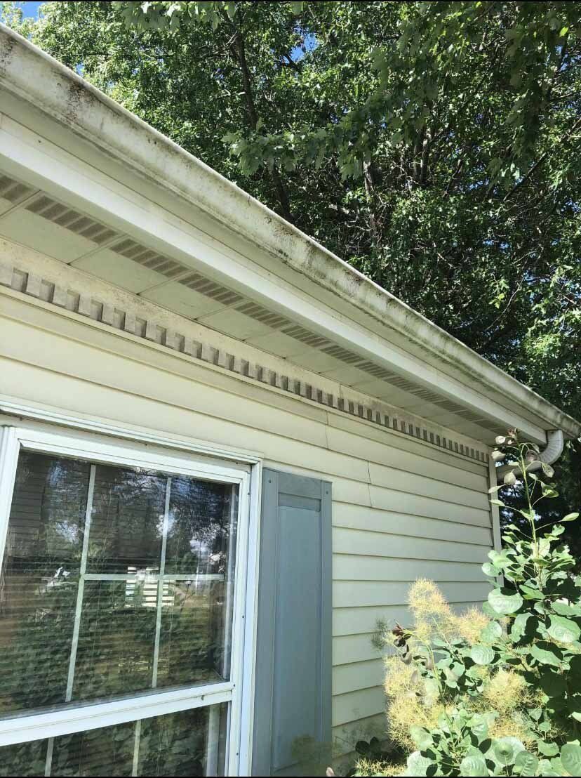 Before Cleaning The White Gutter — Springfield, IL — Midwest Power/Soft Washing