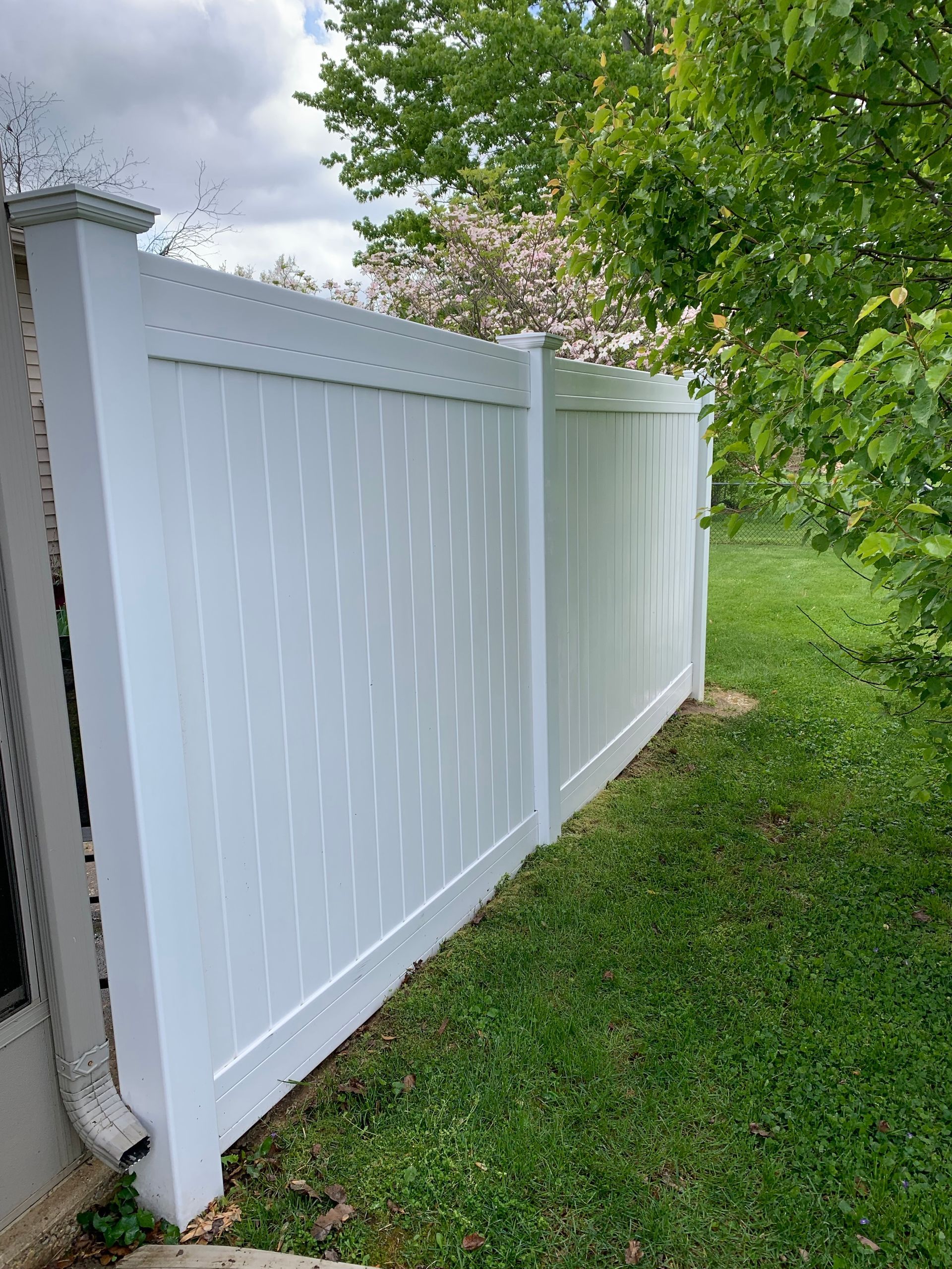 After Cleaning the White Fence — Springfield, IL — Midwest Power/Soft Washing