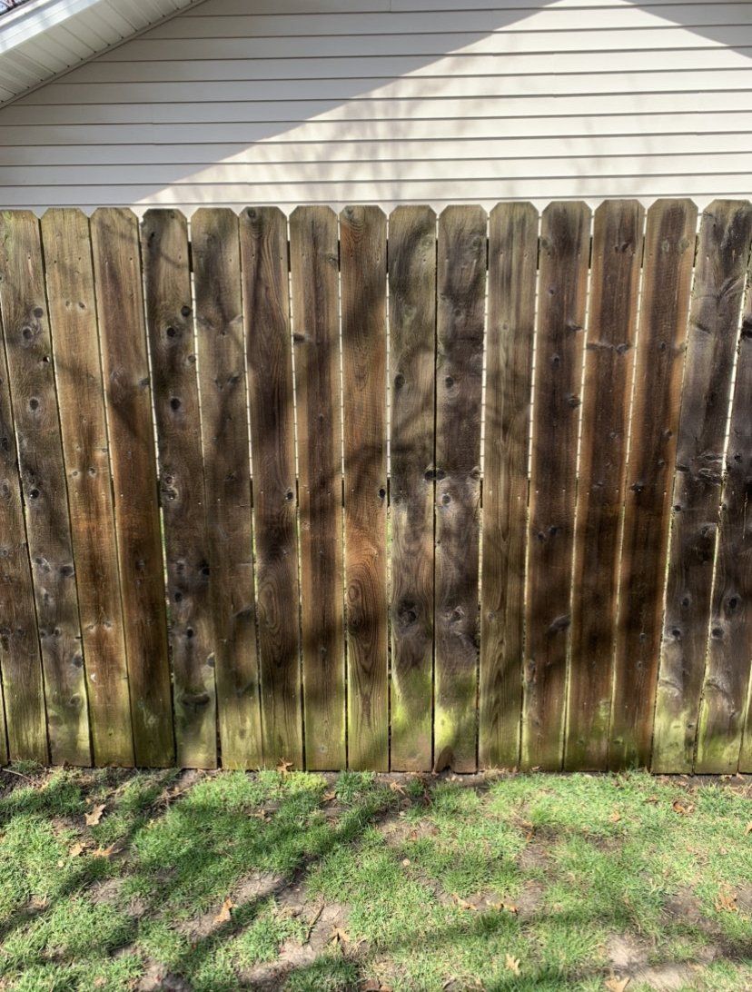 Before Washing the Dirty Wooden Fence — Springfield, IL — Midwest Power/Soft Washing