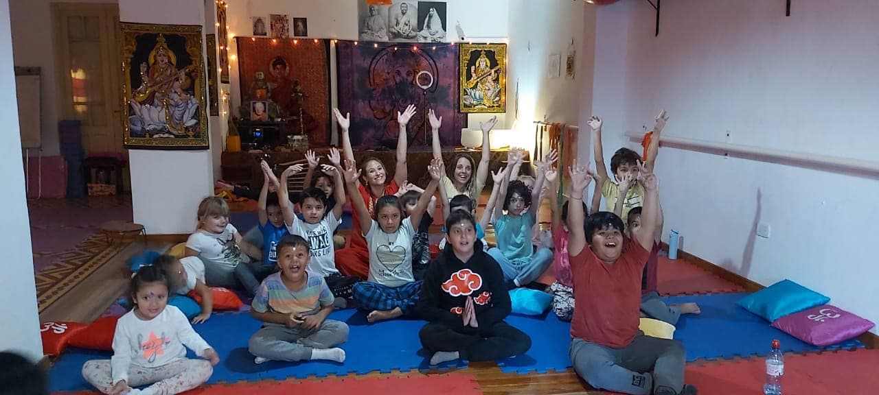 YOGA PARA NIÑOS