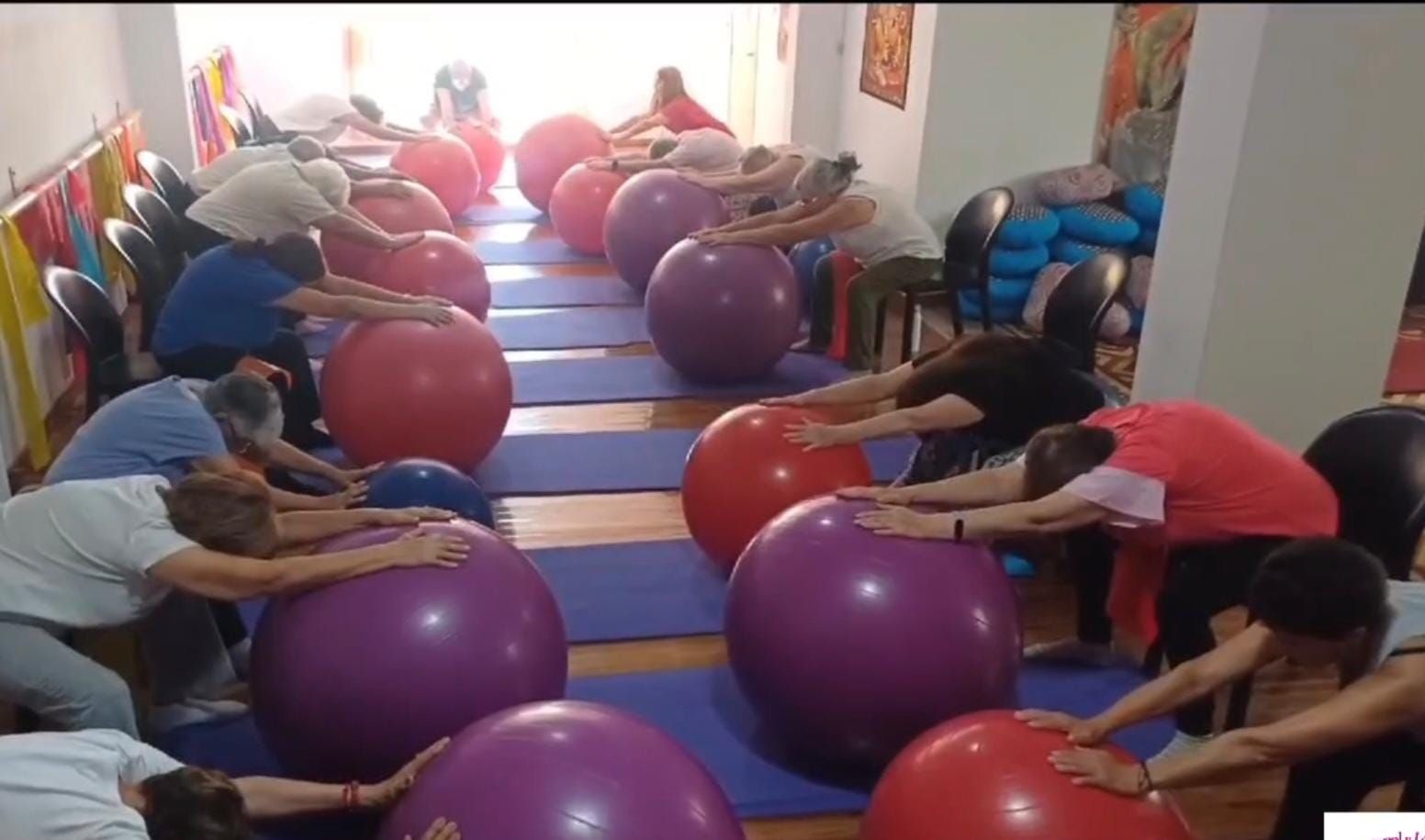 YOGA EN SILLA