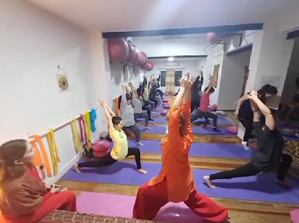 YOGA DINÁMICO