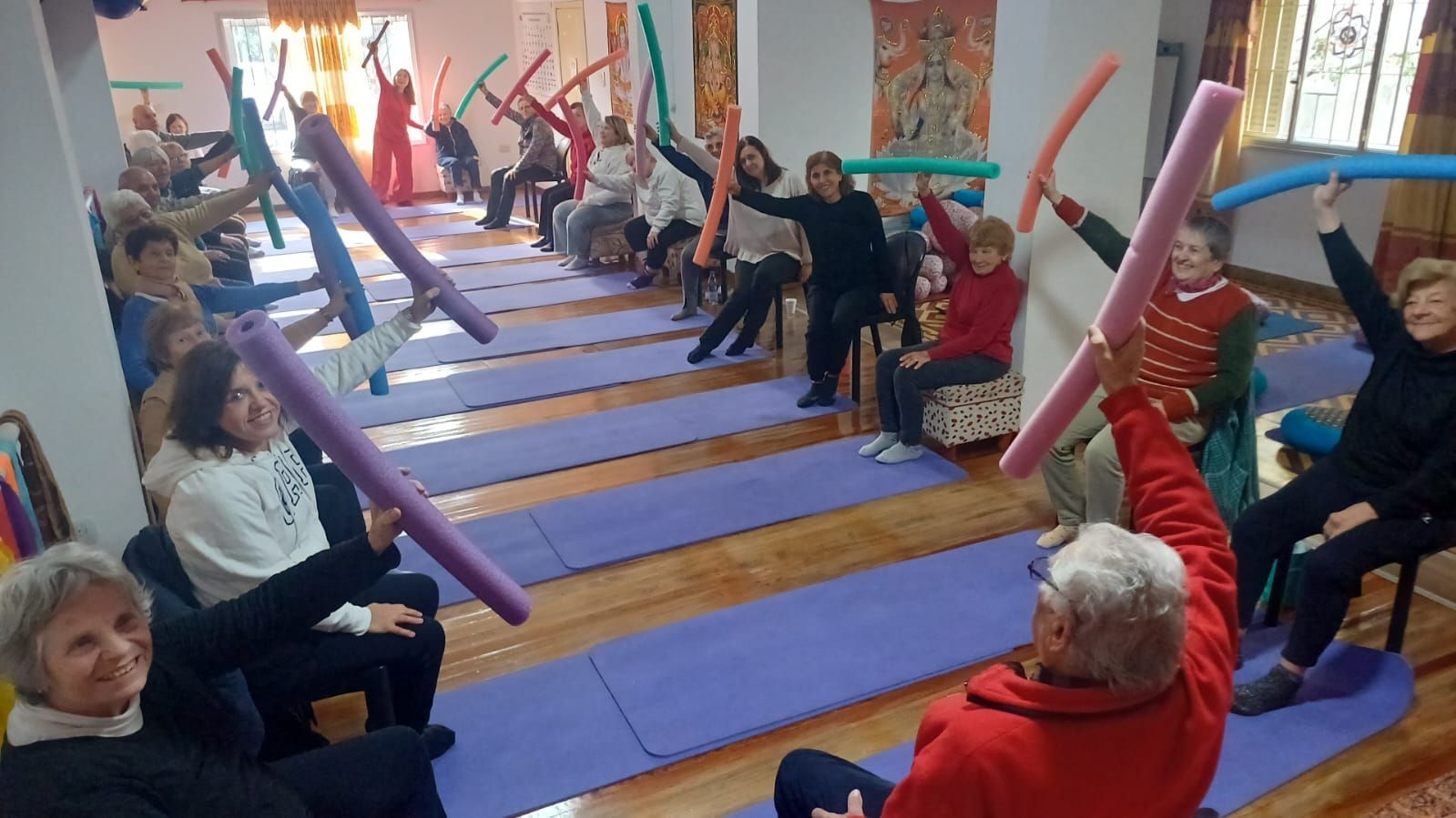 YOGA CON ELEMENTOS