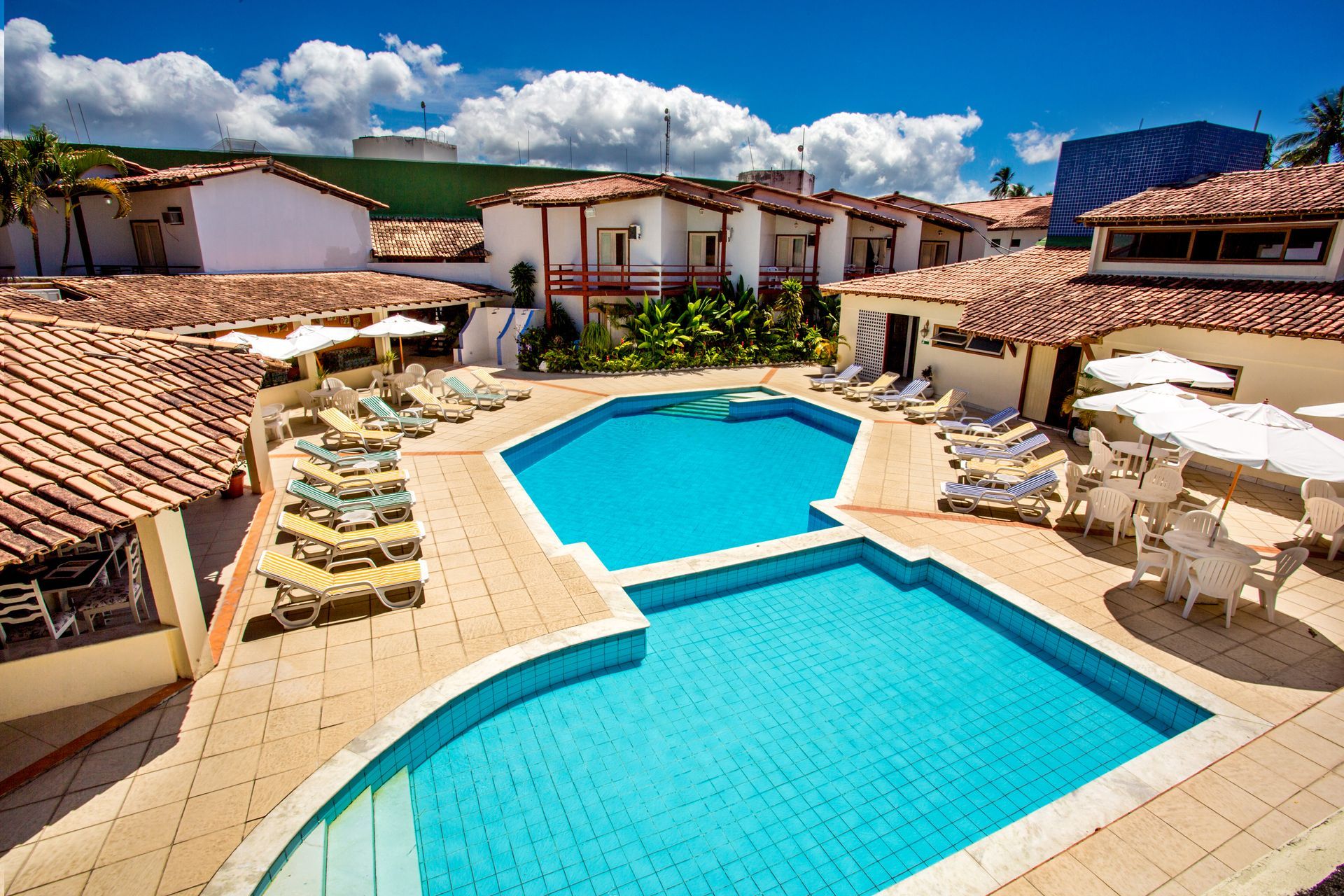 Piscina Hotel Girassol