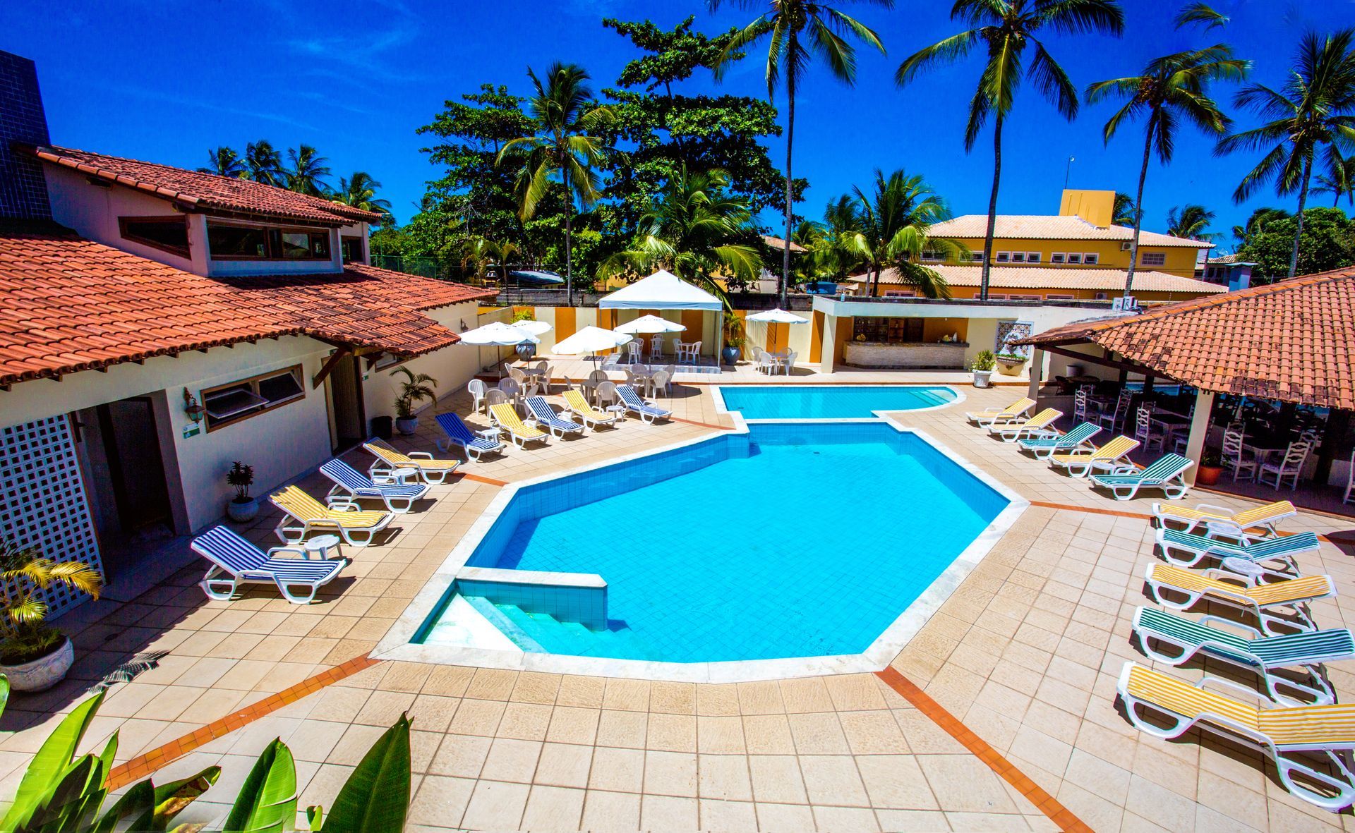 Piscina Hotel Girassol