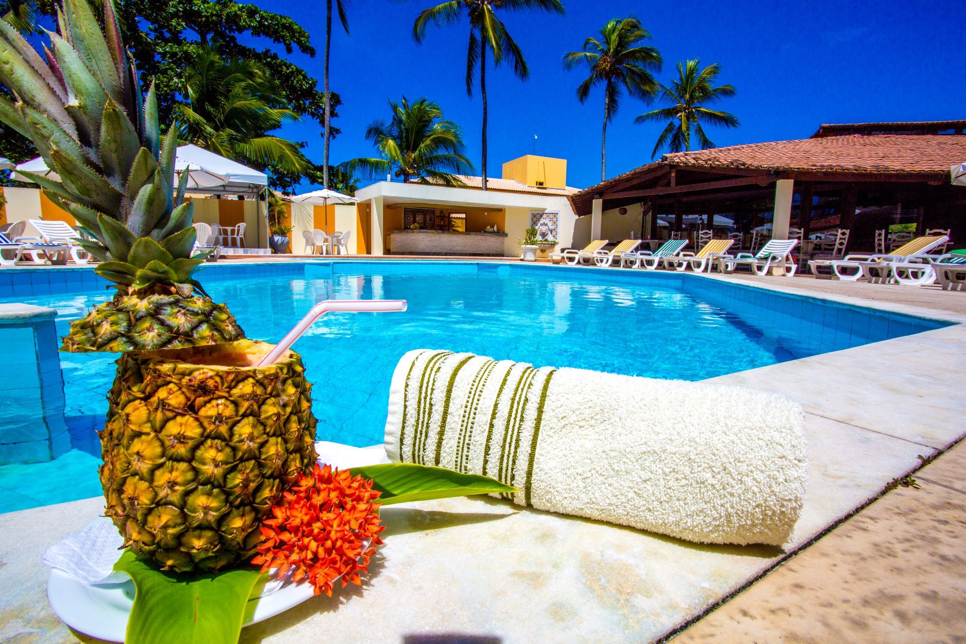 Piscina Hotel Girassol